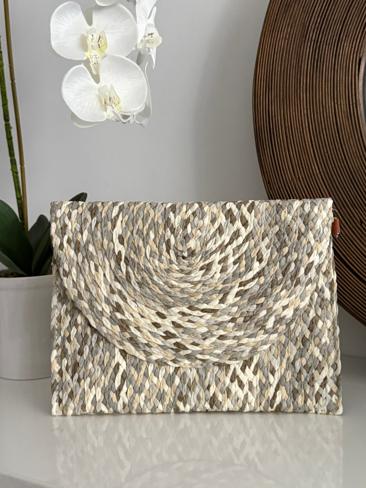 Spiral Palm Clutch