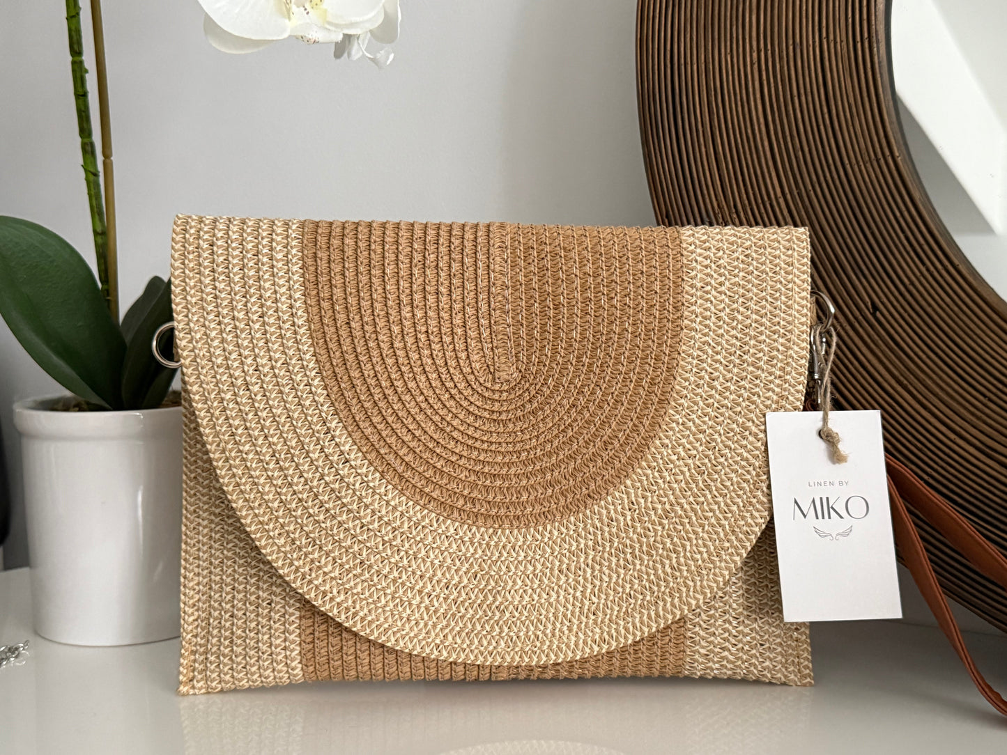 Two-Tone Spiral Clutch